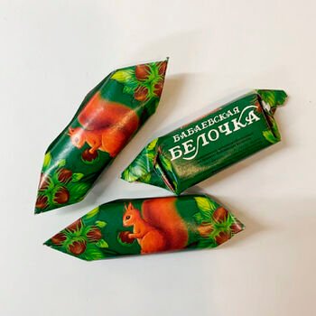 Čokol&aacute;dov&eacute; cukr&iacute;ky s lieskov&yacute;mi orechami &ldquo;Beločka&rdquo;