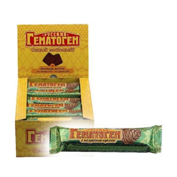 Hematog&eacute;n s cedrov&yacute;mi orie&scaron;kami Russkij